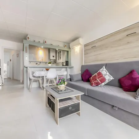 Palmeras By Interhome * Roses